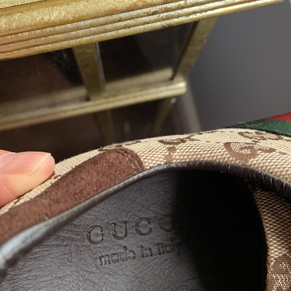 Gucci signature print new. NWT dust bag included - Picture 4 of 6